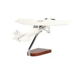 Cessna 172 Skyhawk SP Large Mahogany Model