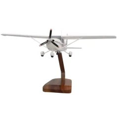 Cessna 182 Skylane (White) Large Mahogany Model