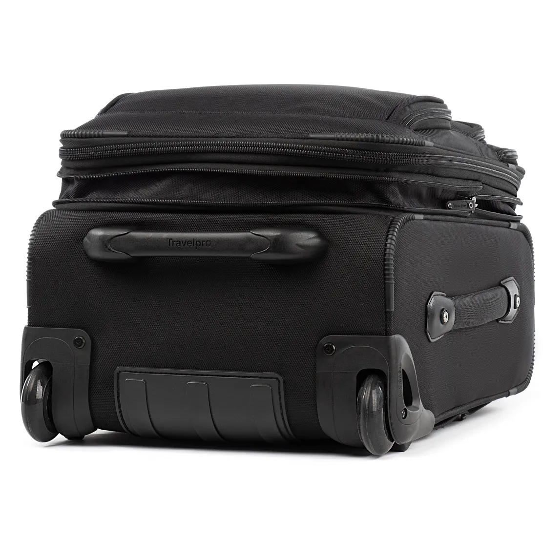 Travelpro FlightCrew5 18" Expandable Rollaboard: Durable Luggage for Aviation Professionals