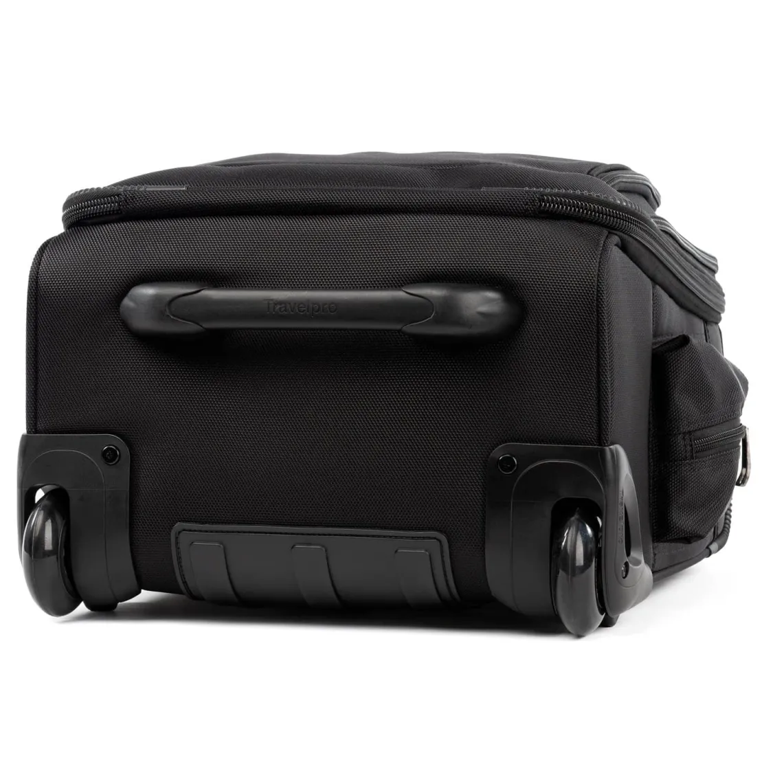 Travelpro FlightCrew5 Vertical Rolling Overnighter: Durable Luggage for Aviation Professionals